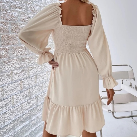 New square neck ruffled hem dress - Picture 5 of 6